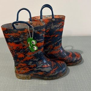 Unisex light-up rain boots, great condition!